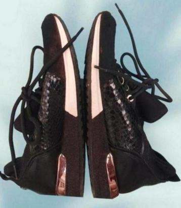 ✨️IS Sneakers  - Maat 37 - Nog in goede staat✨️  beschikbaar voor biedingen