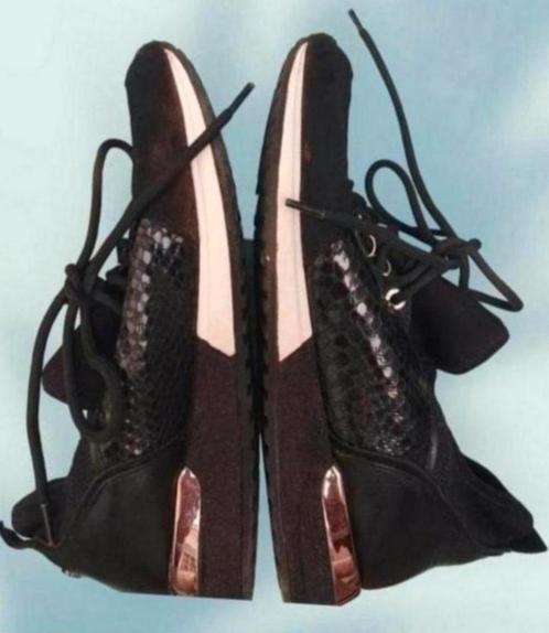 ✨️IS Sneakers  - Maat 37 - Nog in goede staat✨️, Kleding | Dames, Schoenen, Gedragen, Sneakers, Zwart, Ophalen of Verzenden