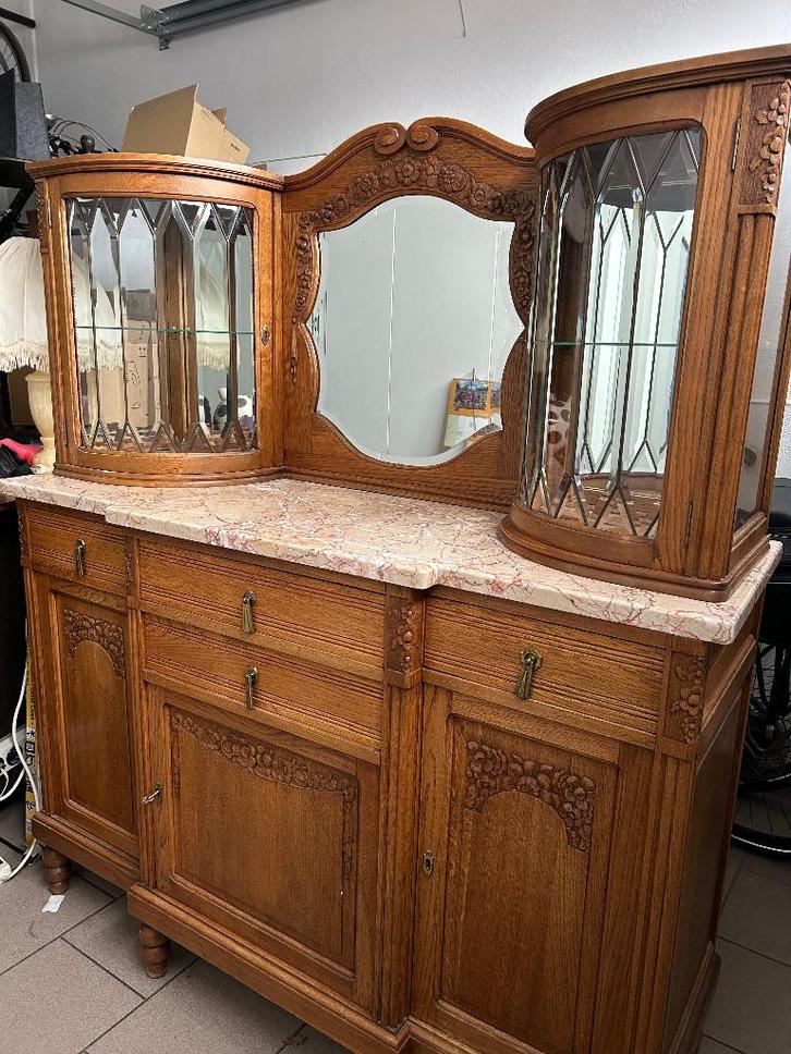 Eiken buffet kast massief eik. Met stoelen en tafel ., Antiek en Kunst, Antiek | Meubels | Kasten, Ophalen of Verzenden