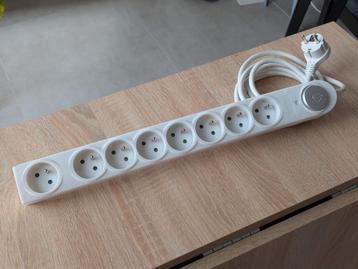 Stekkerdoos x8 met kabel van 3 meter  beschikbaar voor biedingen