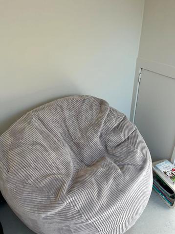 Vetsak grote poef/beanbag beschikbaar voor biedingen