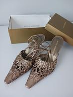 Prachtige pumps merk Emmy Wieleman te koop. M 38, Vêtements | Femmes, Vêtements de mariage & Accessoires de mariage, Enlèvement