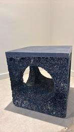 Sculpture unique de Michael Young, Enlèvement