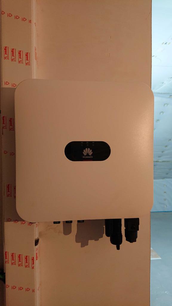 Onduleur bidirectionnel Huawei Sun2000l-4.6ktl-L1, Bricolage & Construction, Panneaux solaires & Accessoires, Comme neuf, Autres types