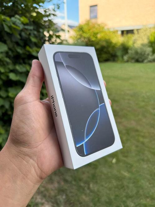 iPhone 16 Pro black titanium 256Gb Scellé Garantie Apple, Telecommunicatie, Mobiele telefoons | Apple iPhone, Nieuw, 256 GB, Zonder abonnement