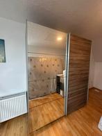 Kleerkast met spiegel