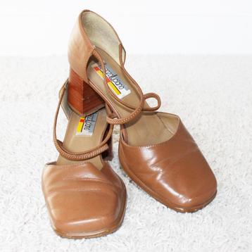 Escarpins en cuir vintage Lorenzo Luciano (taille 38) - s8 €, Lorenzo Luciano, Escarpins, Comme neuf, Brun