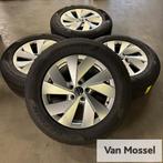 VW Tiguan Pirelli Scorpion Winter 215/65/R17 99H, Auto-onderdelen, -, -, Banden en Velgen, 17 inch