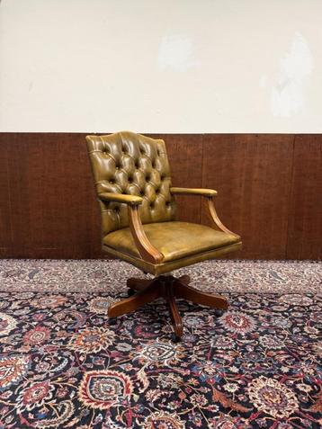 Klassiek Engels Chesterfield Bureaustoel beschikbaar voor biedingen