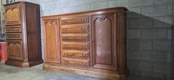 Eetkamer kasten : Buffetkast en servieskast (massief hout) beschikbaar voor biedingen
