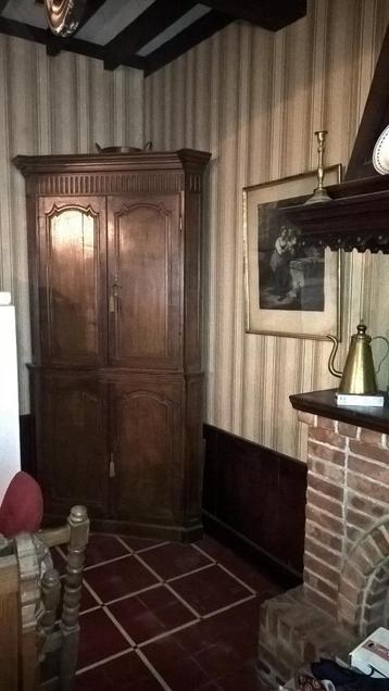 meuble de coin beschikbaar voor biedingen