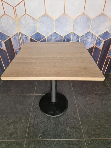 Mooi Horeca tafel  beschikbaar voor biedingen