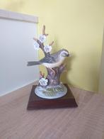 Stenen geverfd vogelbeeldje op houten voet, Verzamelen, Ophalen, Zo goed als nieuw, Dier