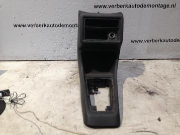MIDDENCONSOLE Volkswagen Golf II (19E) (01-1983/12-1992) beschikbaar voor biedingen