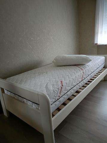 2 x 1 persoonsbedden te koop  beschikbaar voor biedingen