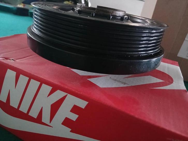 Nieuwe demperpoelie voor BMW serie 1 serie 2 serie 2 serie 3, Auto diversen, Overige Auto diversen, Ophalen of Verzenden