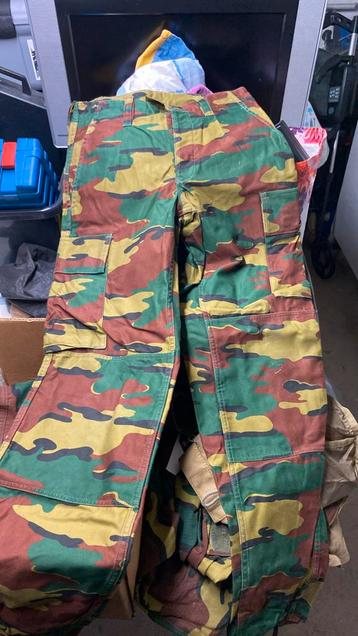 Pantalon de combat beschikbaar voor biedingen