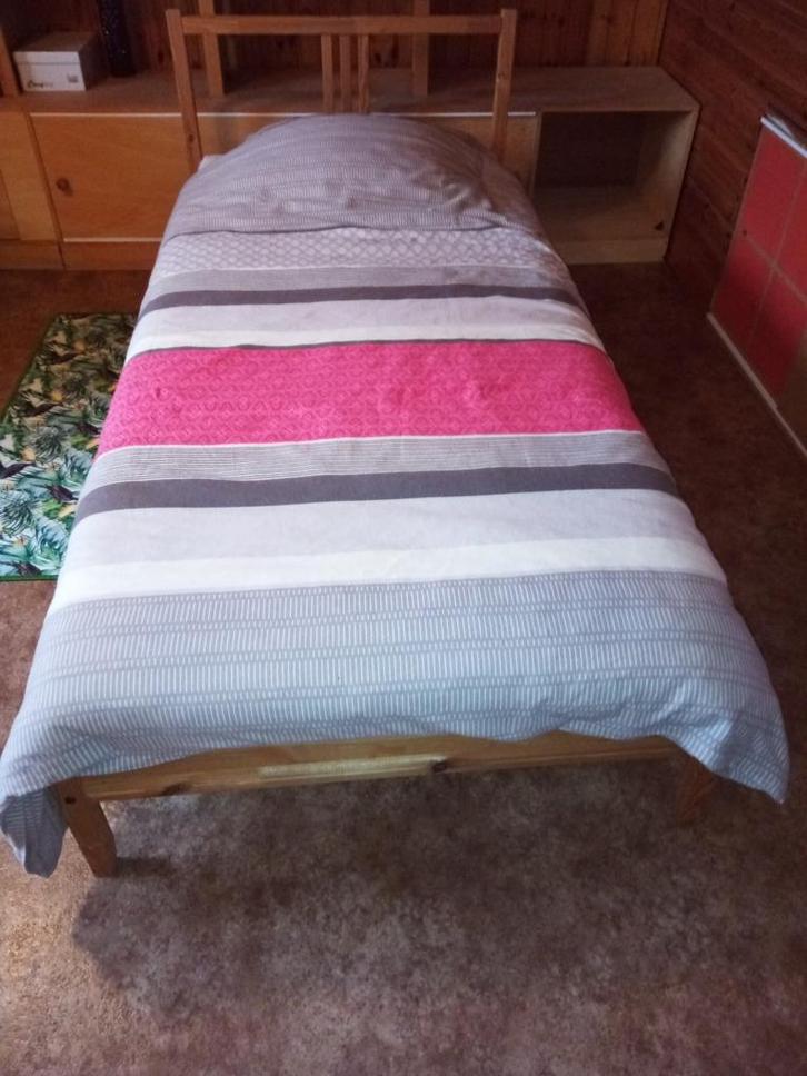 Bed grenen, lattenbodem, matras (nieuw) EUR 80, Huis en Inrichting, Slaapkamer | Bedden, Zo goed als nieuw, Eenpersoons, 100 cm