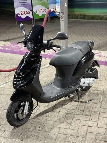 Zip Piaggo 2022 Iget, Enlèvement ou Envoi, Zip