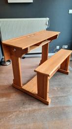 Oude gerenoveerde schoolbank, Ophalen