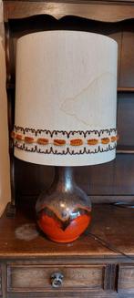 Antieke tafellamp met keramiek basis, Huis en Inrichting, Lampen | Tafellampen, Ophalen of Verzenden