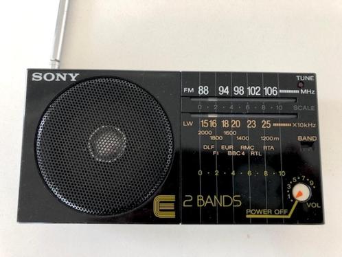 Vintage Sony draagbare radio, Audio, Tv en Foto, Radio's, Gebruikt, Ophalen of Verzenden