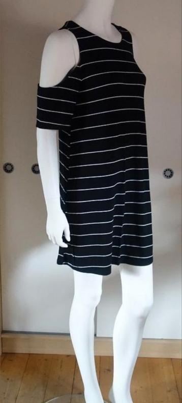 Robe Pull&Bear « M », Taille 38/40 (M), Enlèvement ou Envoi, Au-dessus du genou, Comme neuf