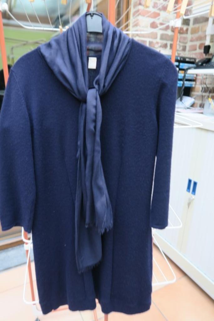 Kleedje donkerblauw met vaste sjaal N3 mt 40 (it44), Kleding | Dames, Jurken, Zo goed als nieuw, Maat 38/40 (M), Blauw, Knielengte
