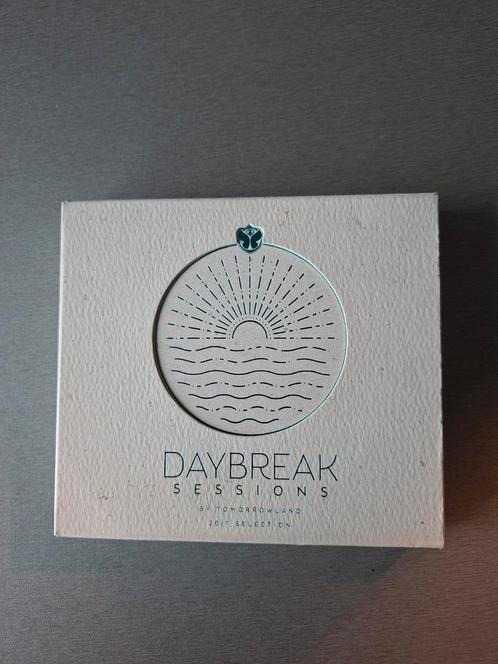 3cd box. Tomorrowland.  Daybreak Sessions 2017., Cd's en Dvd's, Cd's | Verzamelalbums, Zo goed als nieuw, Ophalen of Verzenden