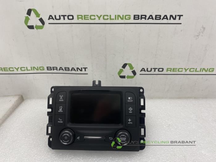 Radio d'un Jeep Renegade, Autos : Pièces & Accessoires, Électronique & Câbles, Utilisé, 3 mois de garantie