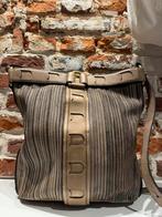 Delvaux vintage Bucket Bag – beige / taupe – made in Belgium, Handtassen en Accessoires, Ophalen of Verzenden, Zo goed als nieuw