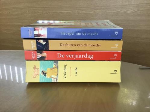 4 boeken van Danielle Steel, Boeken, Romans, Gelezen, Ophalen of Verzenden