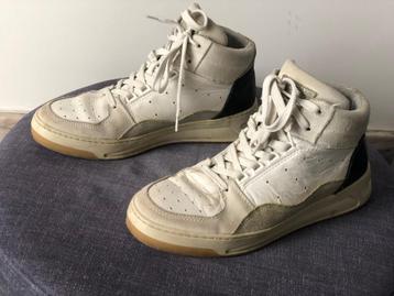 1 paar hoge sneakers voor dames beschikbaar voor biedingen