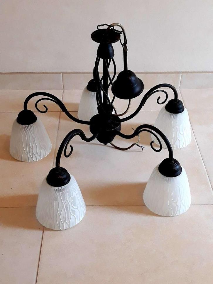 Mooie luster met 5 glazen kappen, Huis en Inrichting, Lampen | Kroonluchters, Zo goed als nieuw, Metaal, Ophalen