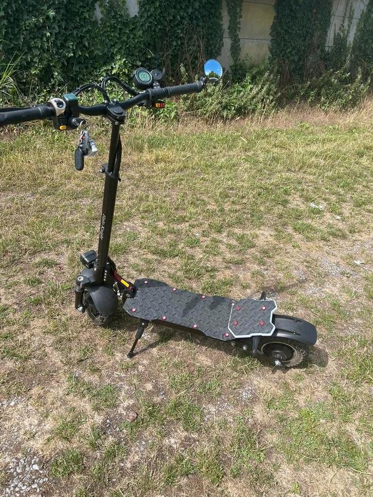 Halo Knight T104 elektrische scooters, Fietsen en Brommers, Steps, Zo goed als nieuw, Ophalen