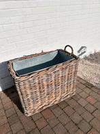Rieten mand voor hout op wieltjes, Ophalen, Gebruikt, Mand, Riet