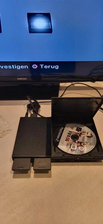 PS2 slim,2 memory cards en 1 spel. beschikbaar voor biedingen