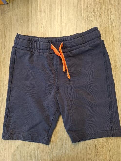 Korte broeken maat 110, Kinderen en Baby's, Kinderkleding | Maat 110, Gebruikt, Jongen, Broek, Ophalen of Verzenden