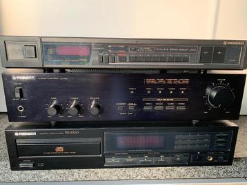 Radio/ FM-tuner, amplifier en CD-speler beschikbaar voor biedingen
