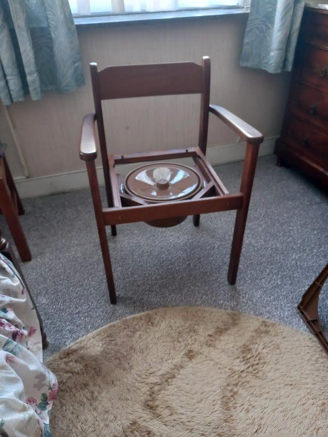 chaise percée, Divers, Matériel Infirmier, Comme neuf, Enlèvement