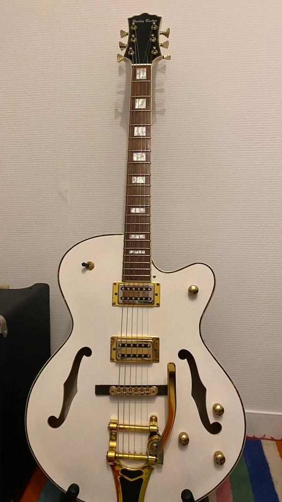 Harley Benton BigTone Trem White, Muziek en Instrumenten, Snaarinstrumenten | Gitaren | Elektrisch, Gebruikt, Hollow body, Overige merken