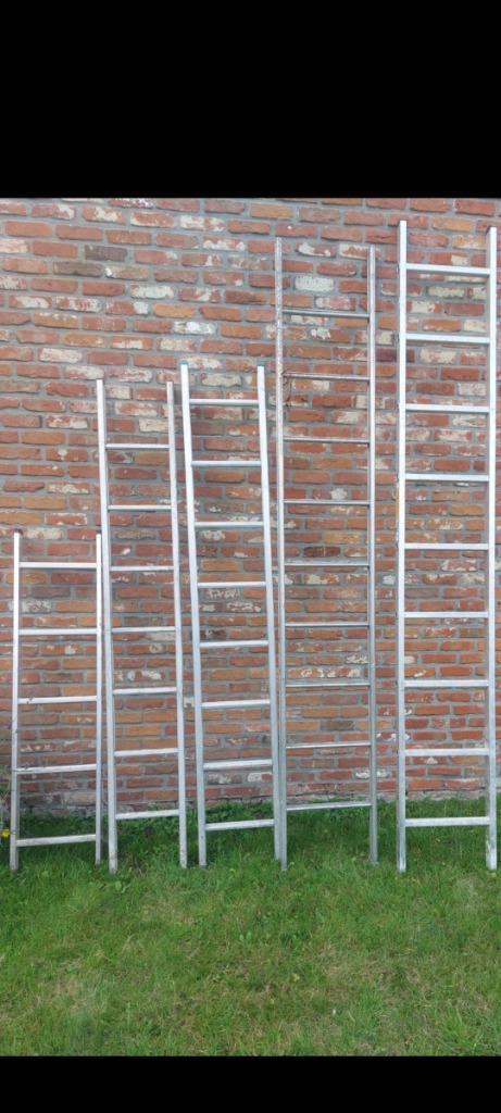 Aluminium ladder, Doe-het-zelf en Bouw, Ladders en Trappen, Zo goed als nieuw, Ladder, 2 tot 4 meter, Ophalen