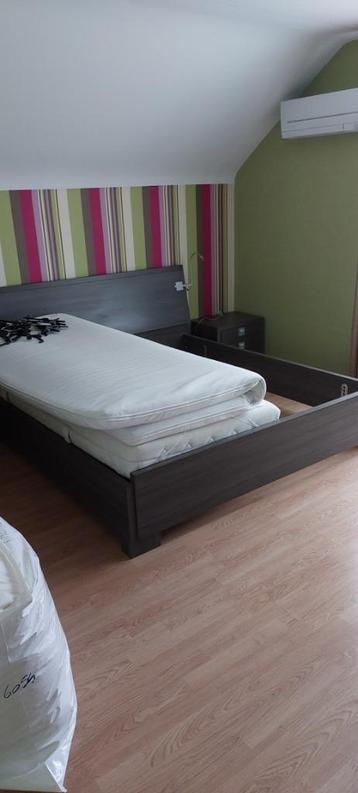 Volledige slaapkamer beschikbaar voor biedingen