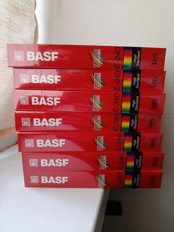 7 VHS videocassettes nieuw in verpakking beschikbaar voor biedingen