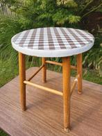 Vintage houten krukje, Ophalen