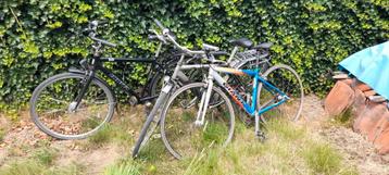 Koopje 3 fietsen samen! Staan in de weg. beschikbaar voor biedingen