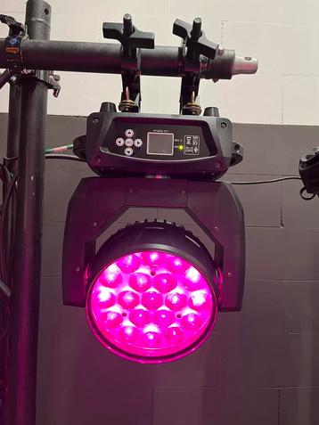 19x15w Moving-Head Wash Zoom beschikbaar voor biedingen