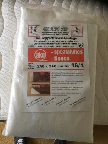 Antislip deken voor onder tapijten beschikbaar voor biedingen