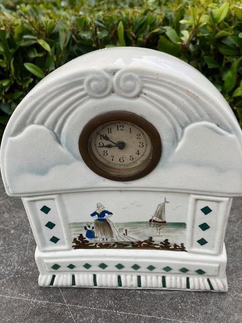 ART DECO MAJOLICA WASMUEL SCHOUWGARNITUUR, Antiek en Kunst, Antiek | Klokken, Ophalen of Verzenden