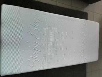 Matras sleepy 200x90 met beschermhoes  beschikbaar voor biedingen